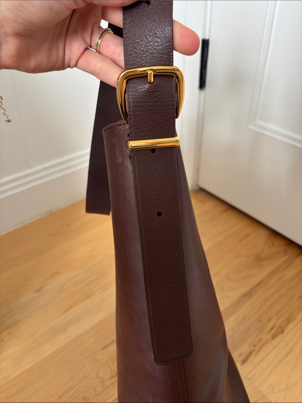 Madewell The Essential Bucket Tote in chocolate raisin - Picture 9 of 13